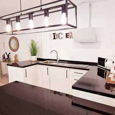 Precioso En El Centro De Apartamento